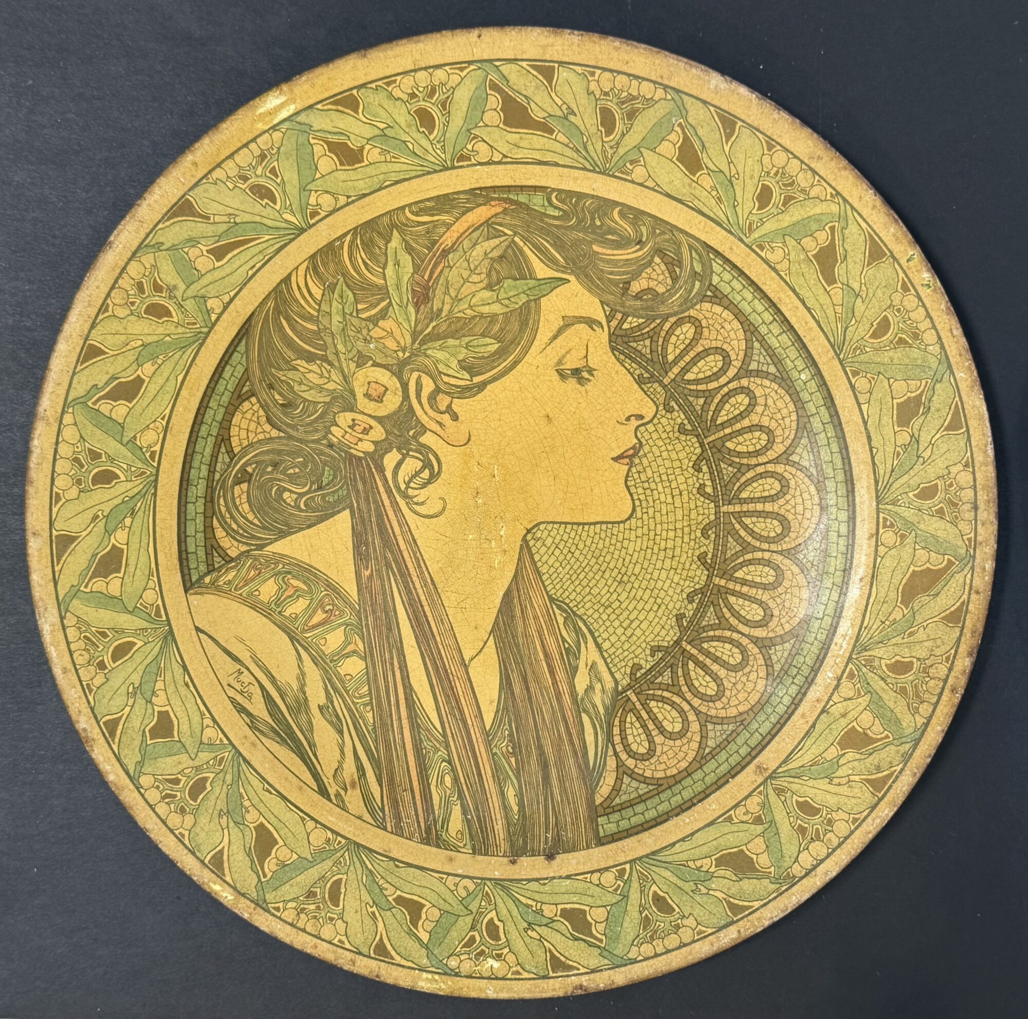 Alphonse Mucha : Ivy and Laurel, c. 1901 — pair of lithographed tinplate plates - Image 3